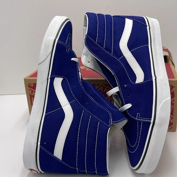 Vans Men’s Sk8-Hi Color Theory Beacon Blue
VN000D5IBYM
Sneakers - Picture 11 of 16